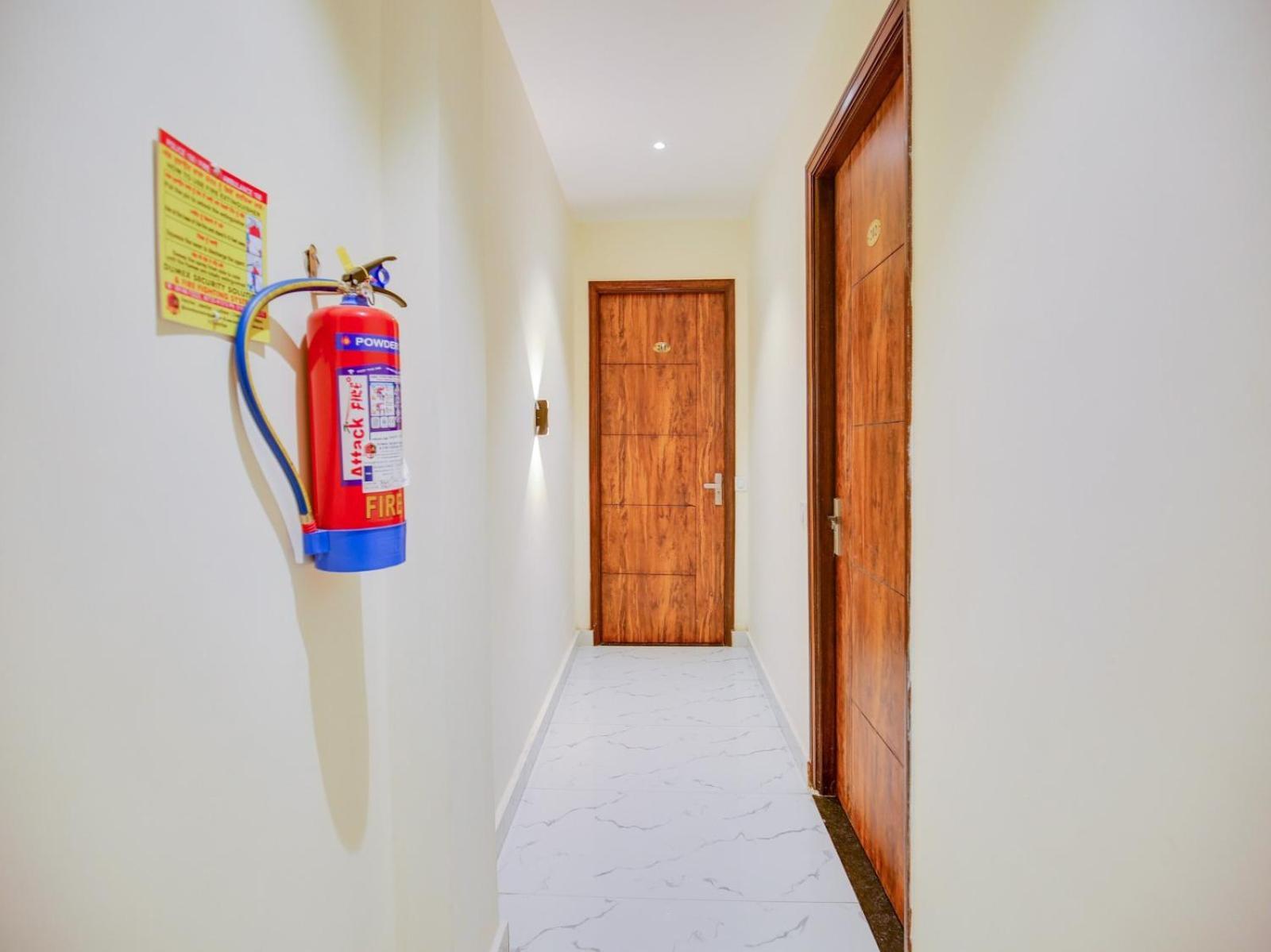 Hotel Holiday First 300 Meter From Golden Temple Αμριτσάρ Εξωτερικό φωτογραφία