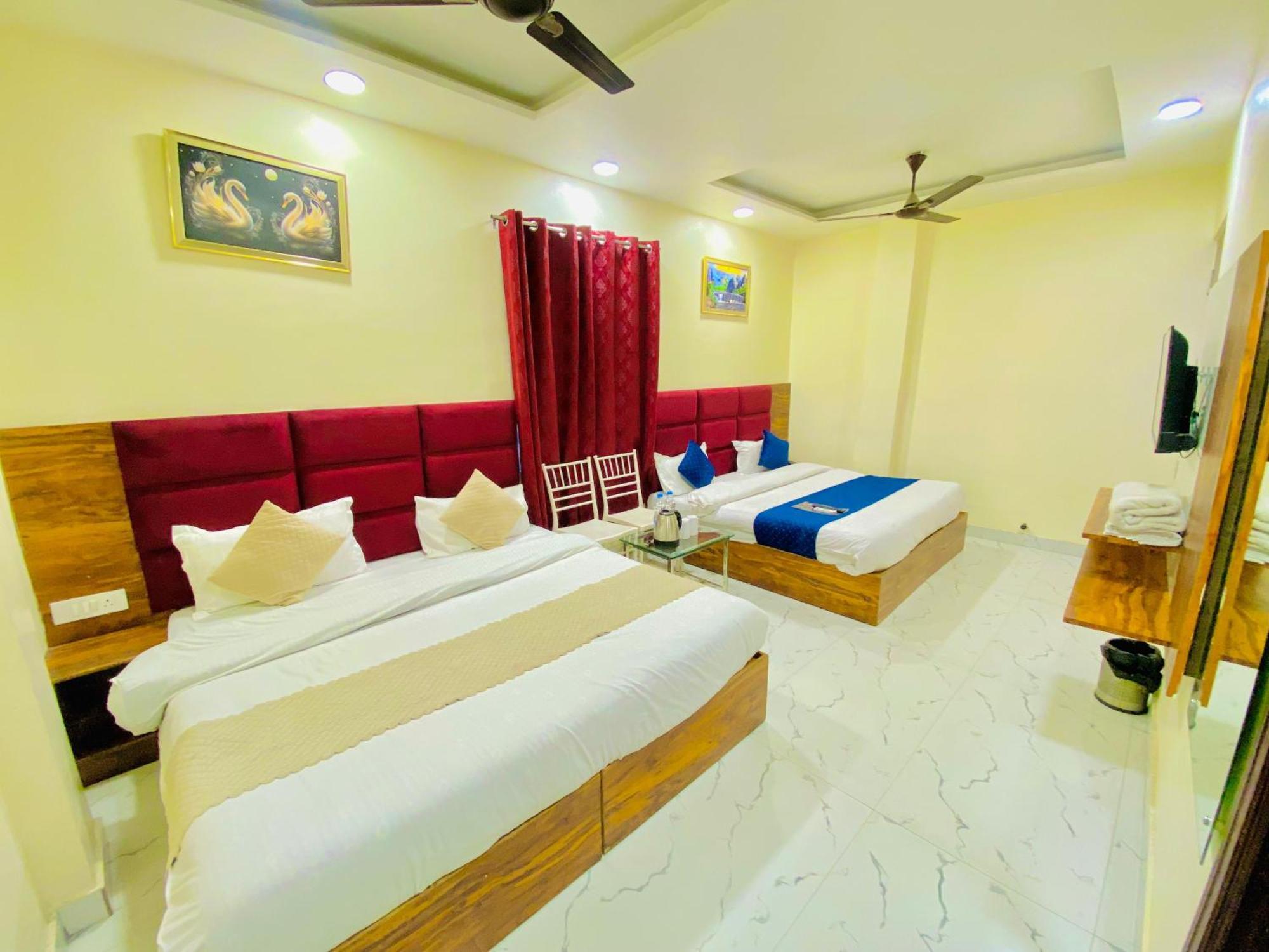 Hotel Holiday First 300 Meter From Golden Temple Αμριτσάρ Εξωτερικό φωτογραφία