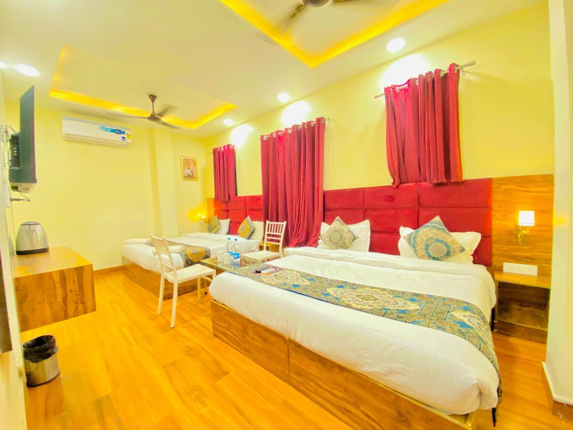 Hotel Holiday First 300 Meter From Golden Temple Αμριτσάρ Εξωτερικό φωτογραφία