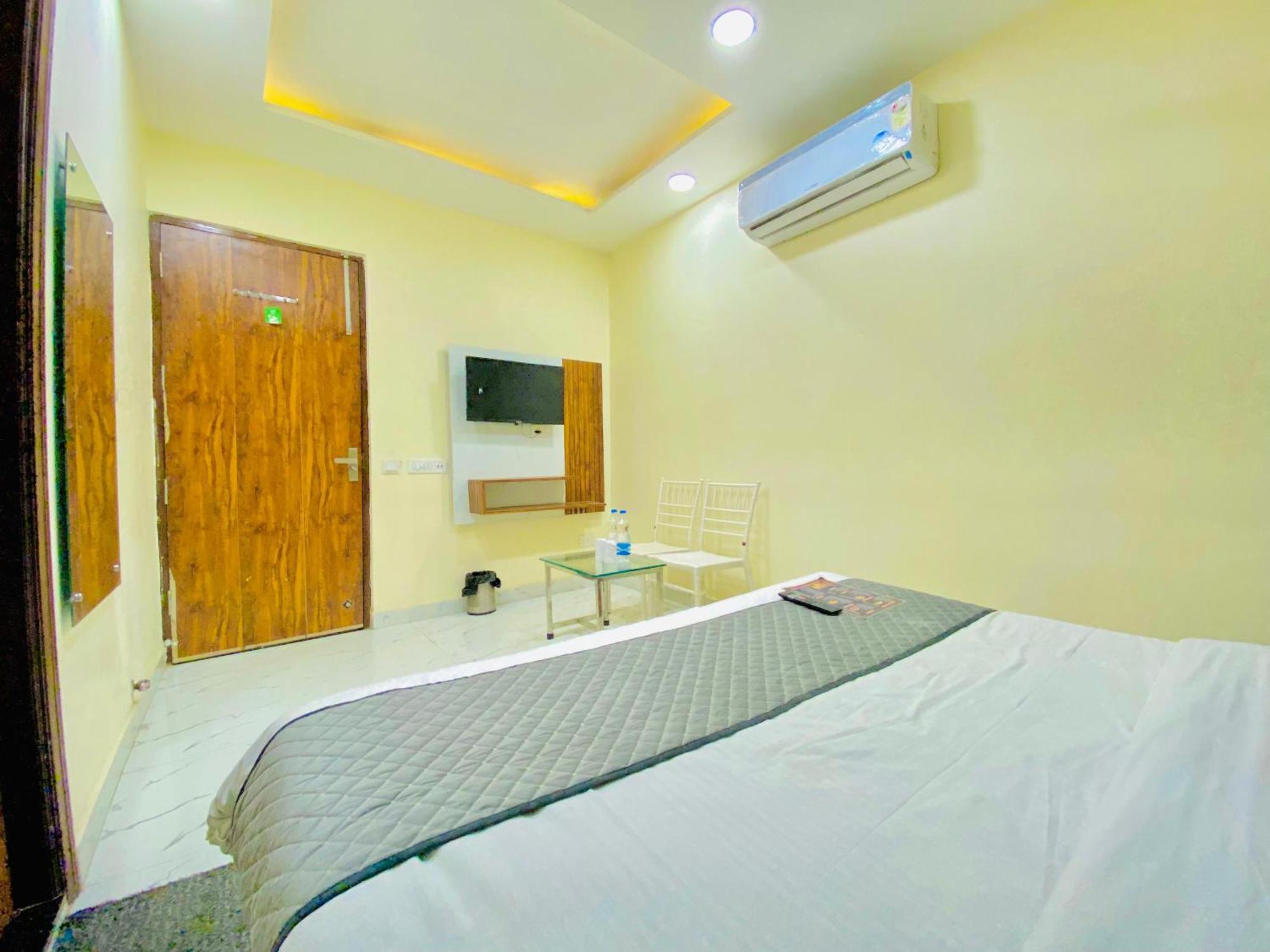 Hotel Holiday First 300 Meter From Golden Temple Αμριτσάρ Εξωτερικό φωτογραφία
