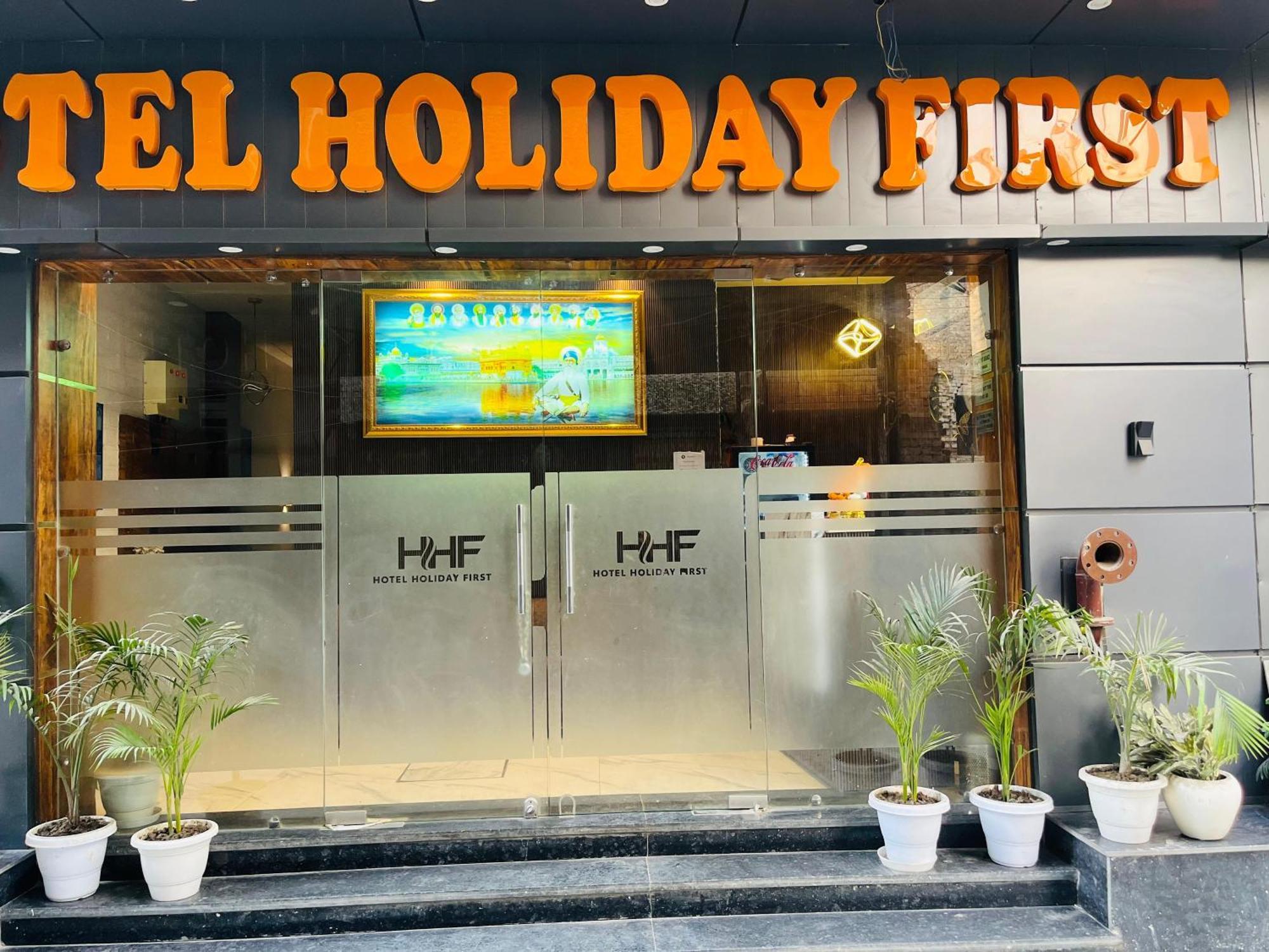 Hotel Holiday First 300 Meter From Golden Temple Αμριτσάρ Εξωτερικό φωτογραφία